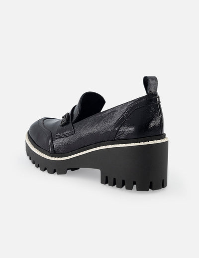 Mocasín de piel color negro para mujer con detalle Pd