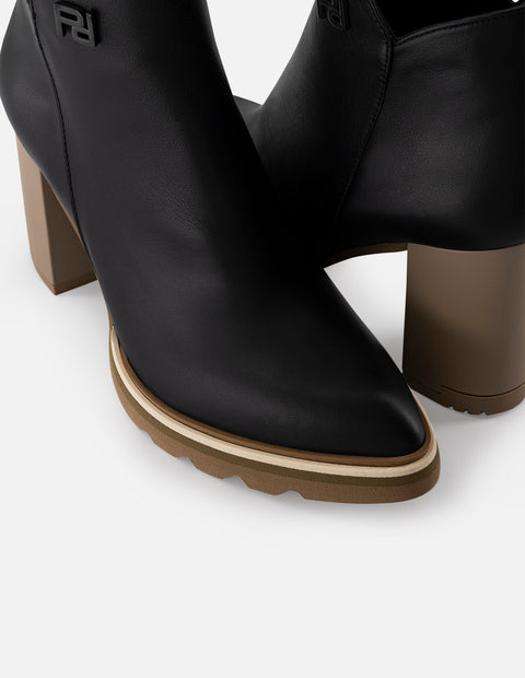 Botín de piel napa color negro para mujer con charms