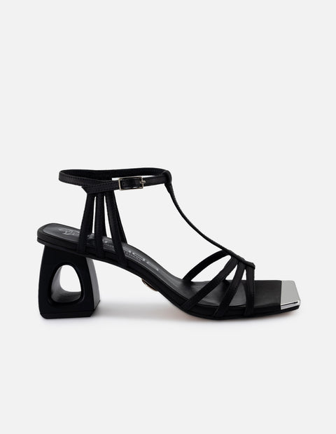 Sandalias de piel para mujer color negro con diseño de tiras
