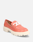 Mocasín suela dentada en piel napa color coral