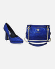 Zapatilla cerrada en ante color azul metalizado para mujer