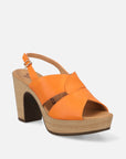 Sandalia de tacón alto acabado madera en piel napa color naranja