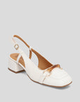 Mocasín destalonado en piel napa color blanco