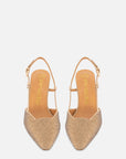 Sandalia de tacón medio con pedrería en color beige para mujer