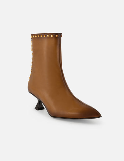 Botines color cuero piel de mujer adornos color dorado Pd