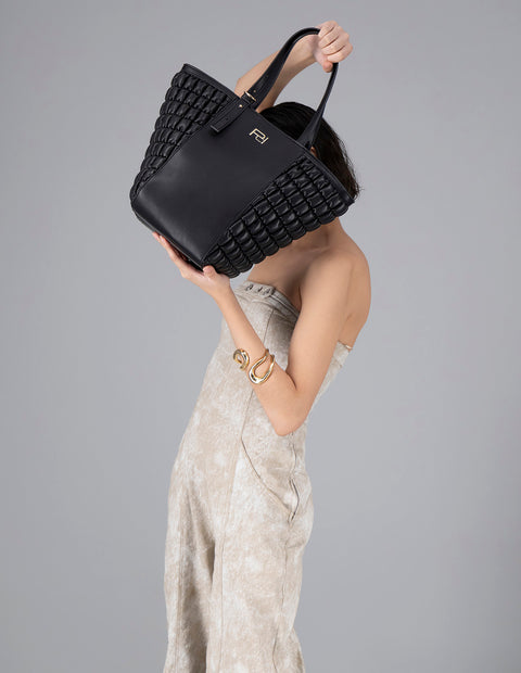 Bolso tote de nylon para mujer color negro con detalles dorados