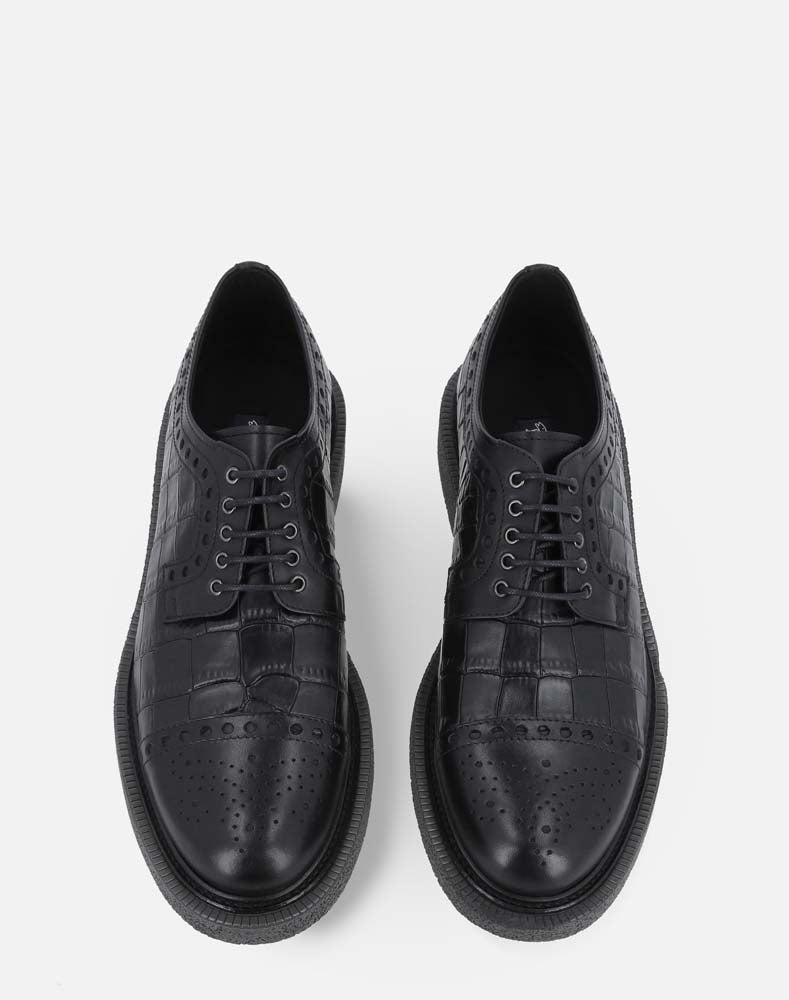 Zapato Bostoniano negro con grabado para hombre