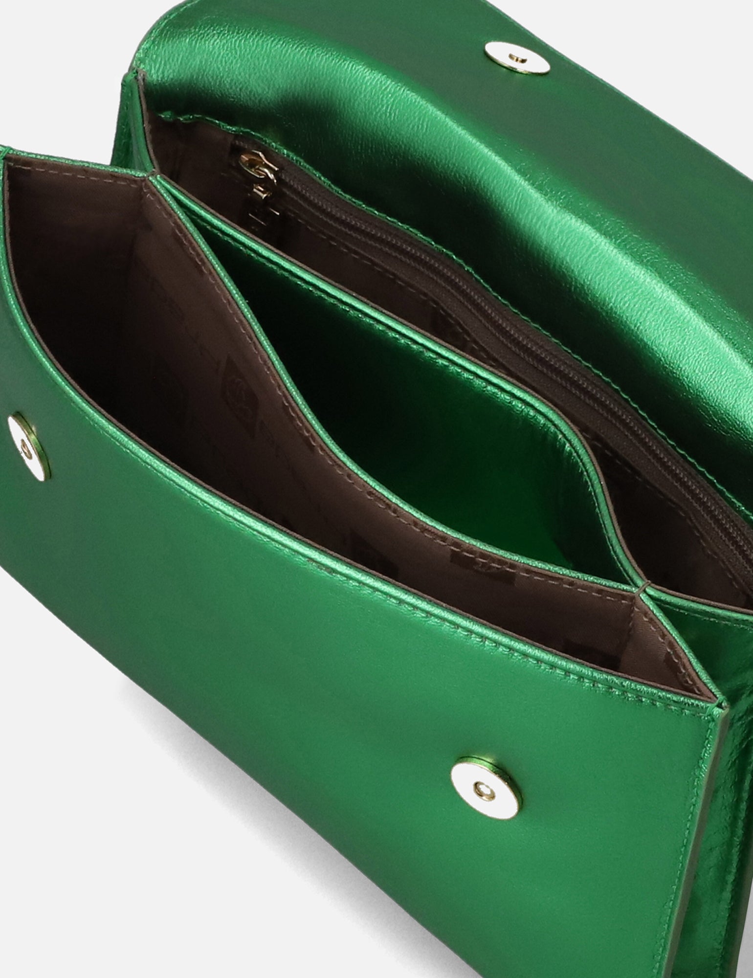 Bolso clutch en piel metalizada color verde