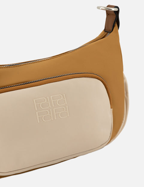 Bolso de hombro de nylon color beige para mujer con detalles en contraste color blanco