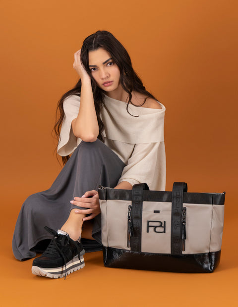 Bolso shopper gris en nylon para mujer con logo Pd al frente