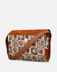 Bandolera sathcel en ante y textil crochet color cuero