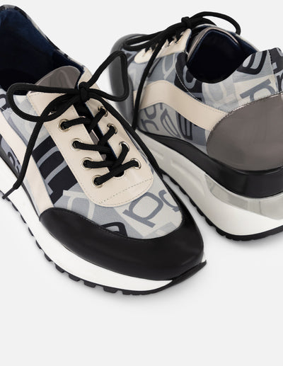 Tenis gris textil de mujer combinación de materiales