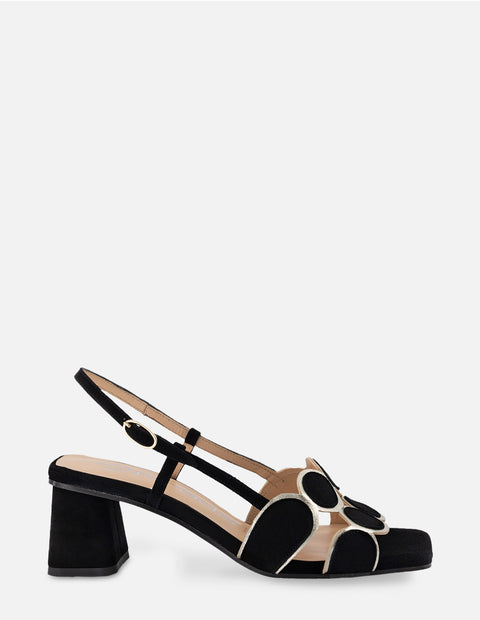 Sandalia de ante en color negro con detalles en color dorado para mujer