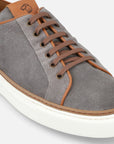 Tenis en ante color gris