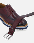 Zapato blúcher vino con grabado Pd para hombre