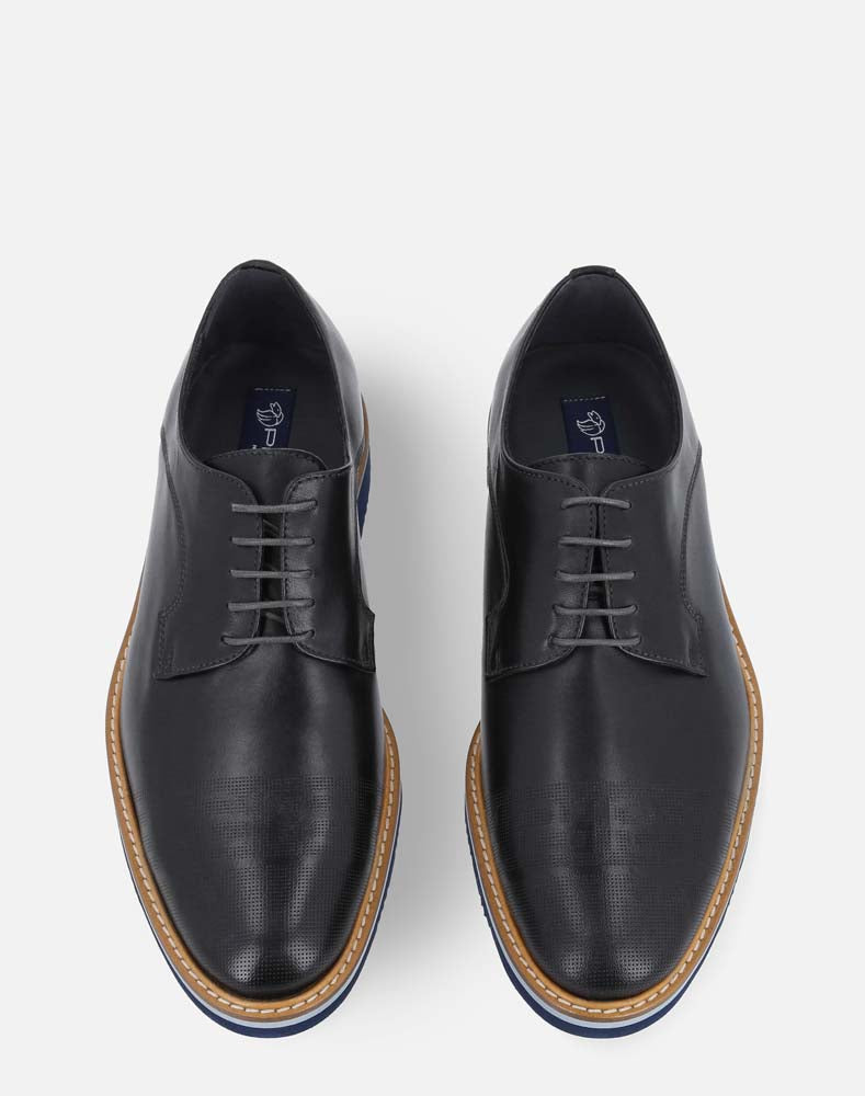 Zapato Blucher negro con grabado Pd para hombre