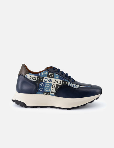 Tenis +7 cm de altura  en piel napa color azul con textil de letras Prada para hombre