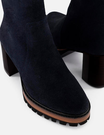 Botines azul ante de mujer suela tipo combat ultraligera