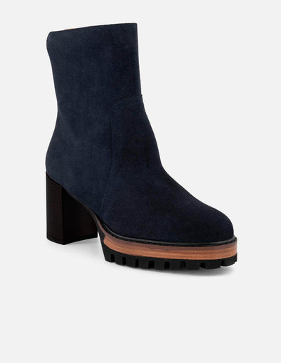 Botines azul ante de mujer suela tipo combat ultraligera