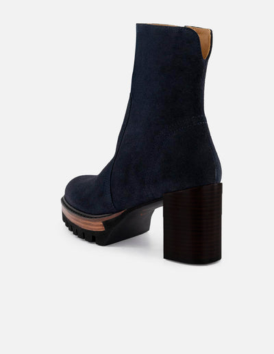 Botines azul ante de mujer suela tipo combat ultraligera