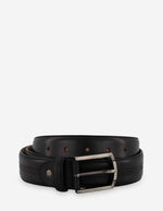 Cinturón con picado en piel color negro para hombre