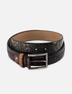 Cinturón en piel napa color azul marino con grabado tipo coco para hombre.