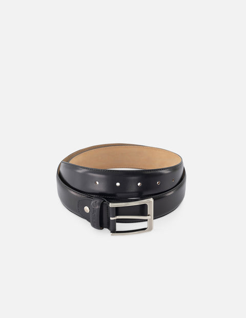 Cinturón en piel napa color negro  para hombre