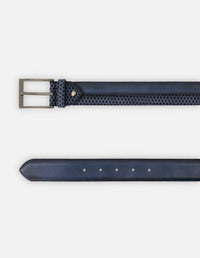 Cinturón en piel grabada color marino para hombre