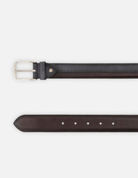 Cinturón vino de piel para hombre con picado y hebilla color plateado