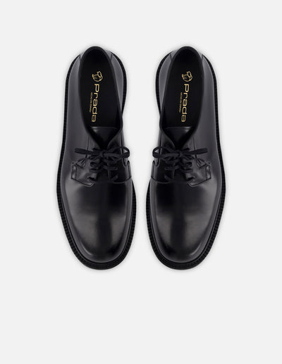 Blucher en piel florantik  color negro con suela de goma para hombre.