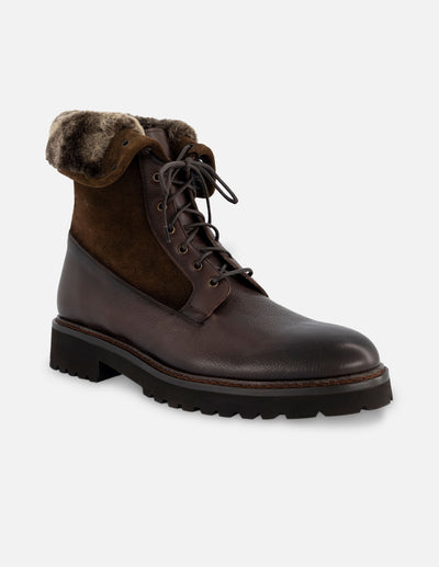 Bota de cordones en piel ante y napa color caoba con detalles de ensombrecido a mano para hombre