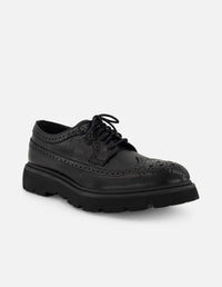 Zapato Blucher negro de piel para hombre con picado María