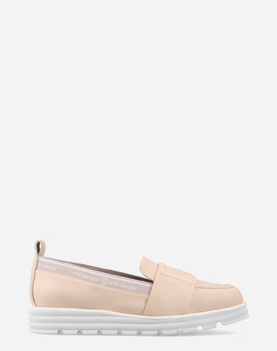 Mocasín deportivo en piel color beige