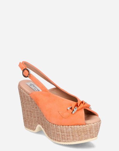 Sandalia peep toe con plataforma en ante color naranja