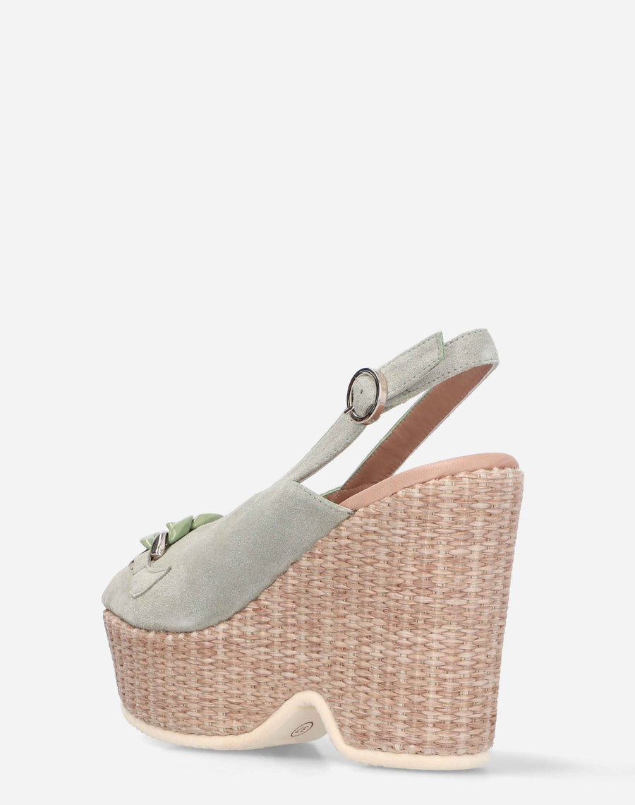 Sandalia peep toe con plataforma en ante color verde