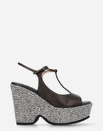 Sandalia tira T en piel y rafia color negro