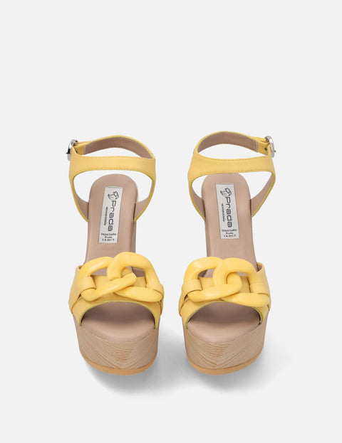 Sandalia de plataforma en piel color amarillo