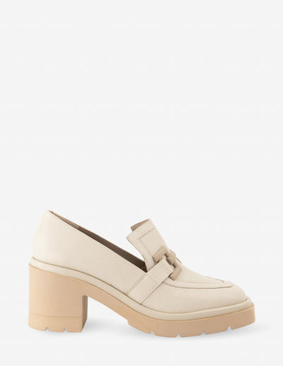 Mocasín en piel napa color hueso con hebilla para mujer