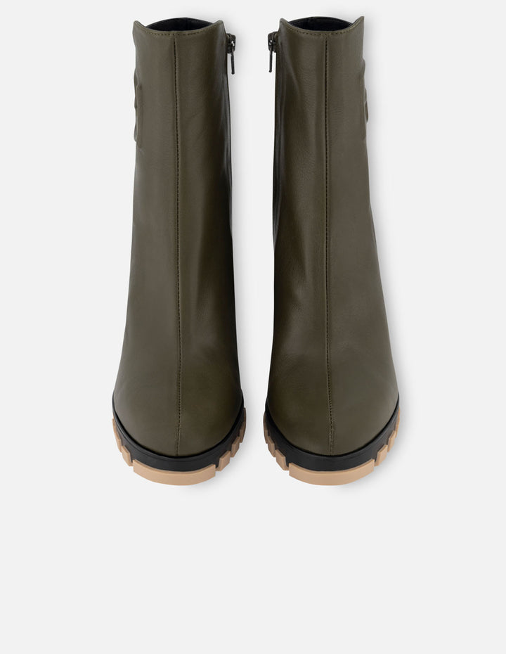 Botín de piel en color verde para mujer con grabado Pd