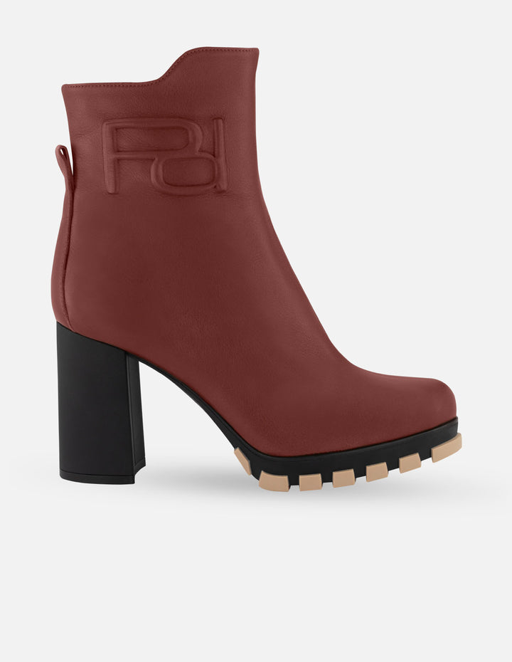 Botín de piel en color rojo para mujer con grabado Pd