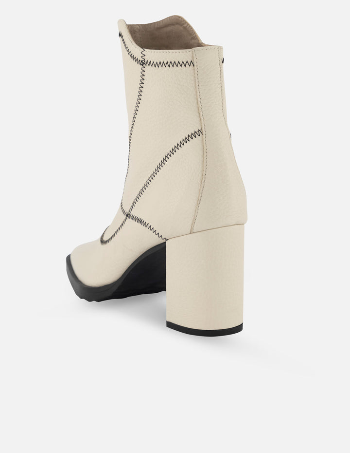 Botín casual de piel color blanco para mujer con detalle Pd