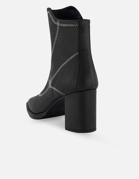 Botín casual de piel color negro para mujer con detalle Pd
