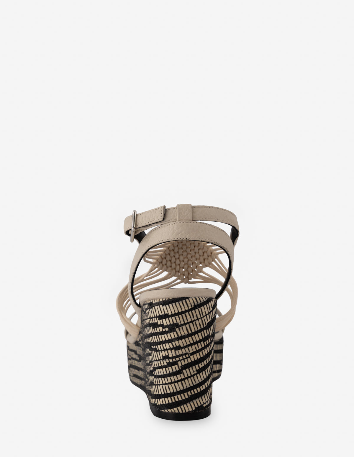 Sandalia de cuña con textil y piel en color hueso para mujer
-hecho en españa
-piel ante