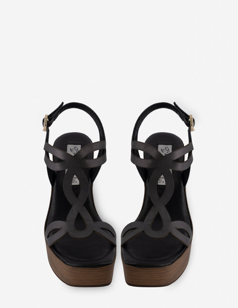 Sandalia en piel metalizada color marrón para mujer