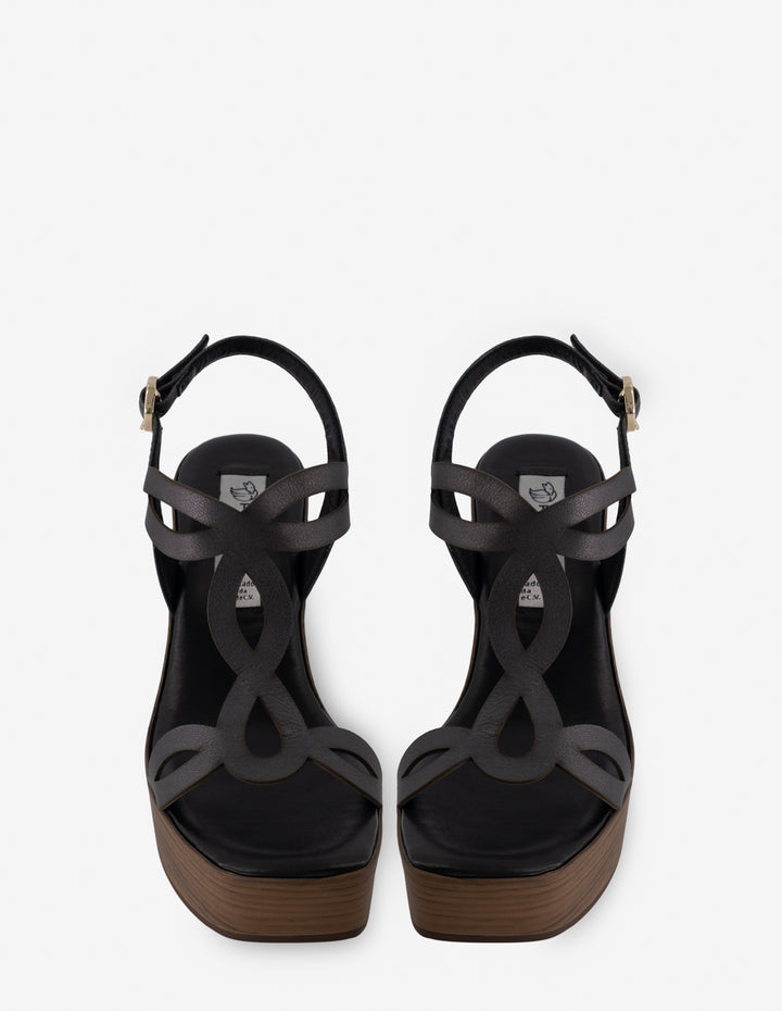 Sandalia en piel metalizada color marrón para mujer