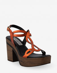 Sandalia en piel metalizada color naranja para mujer