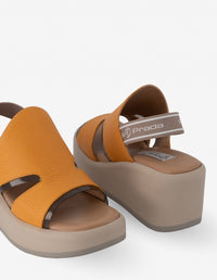 Sandalia en piel bombeada color naranja para mujer