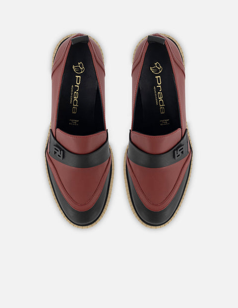 Mocasín de piel color rojo para mujer con detalle Pd