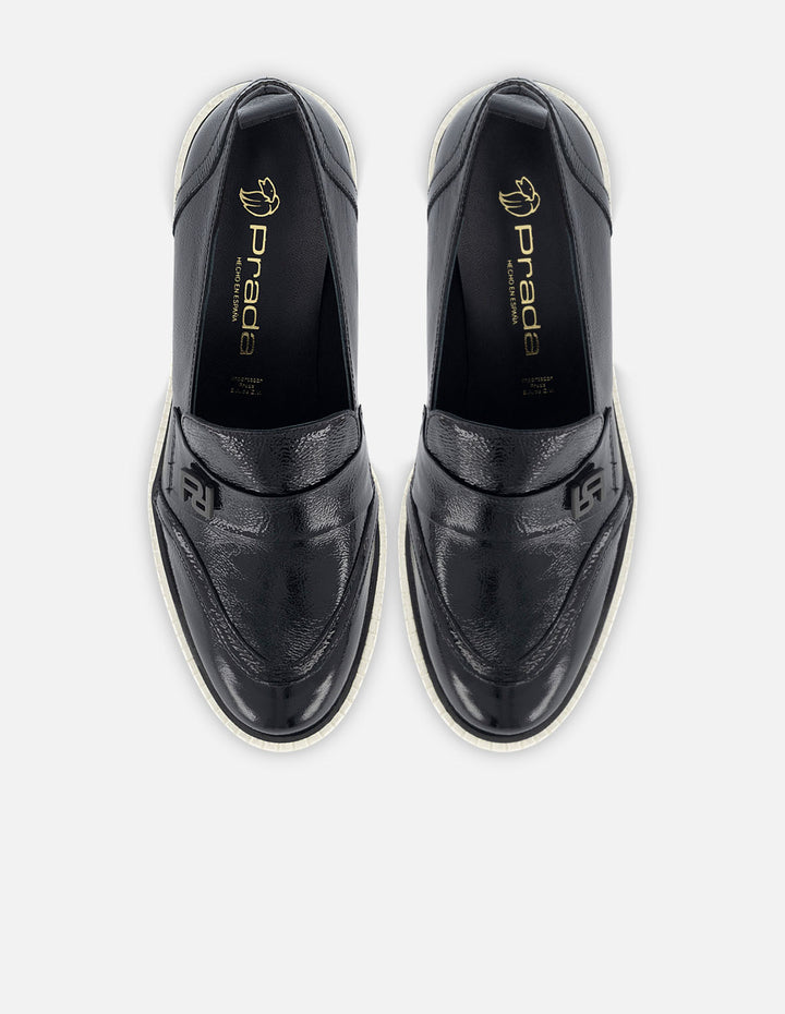 Mocasín de piel color negro para mujer con detalle Pd