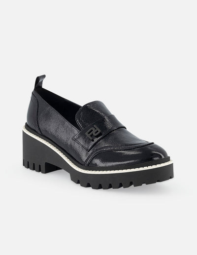 Mocasín de piel color negro para mujer con detalle Pd